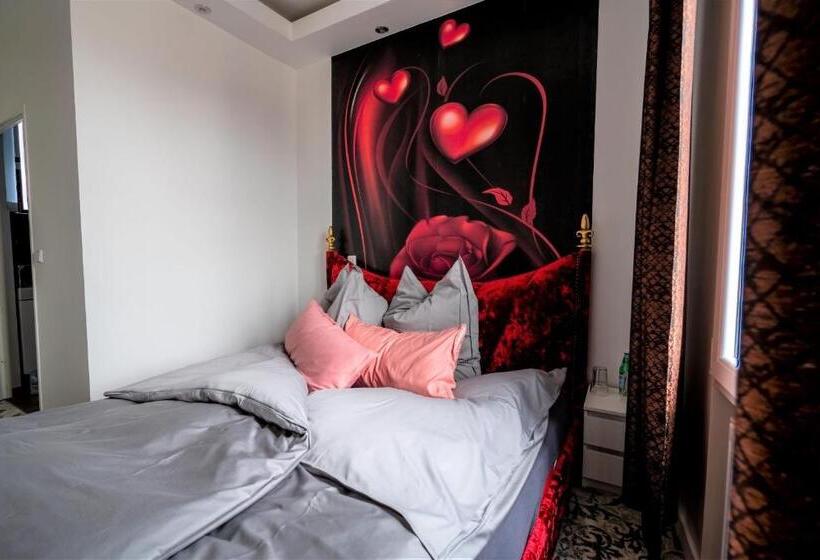 标准间, Little Suite