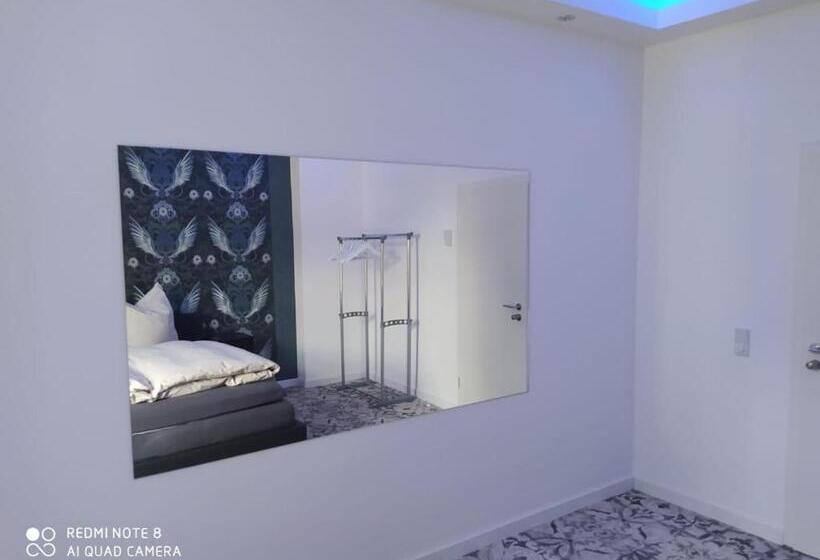 标准间带漩涡浴缸, Little Suite