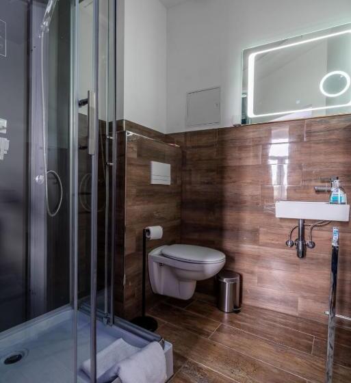 标准间, Little Suite