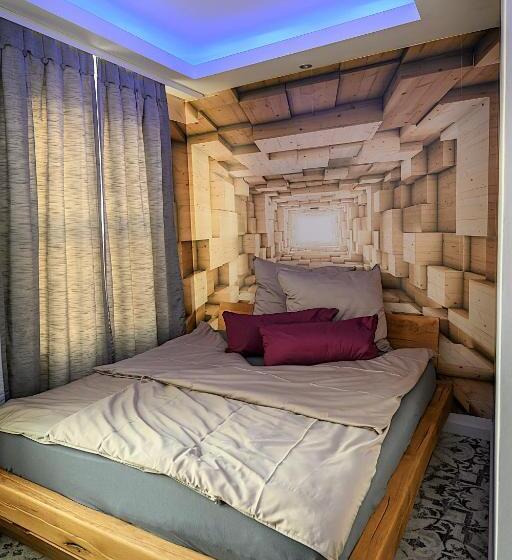 豪华房间, Little Suite