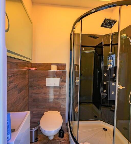 经济房, Little Suite