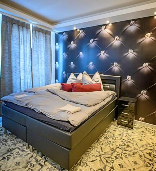 标准间, Little Suite