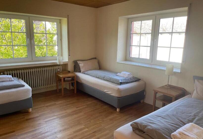 Quarto Triplo Standard Casa de Banho Partilhada, The Gantry