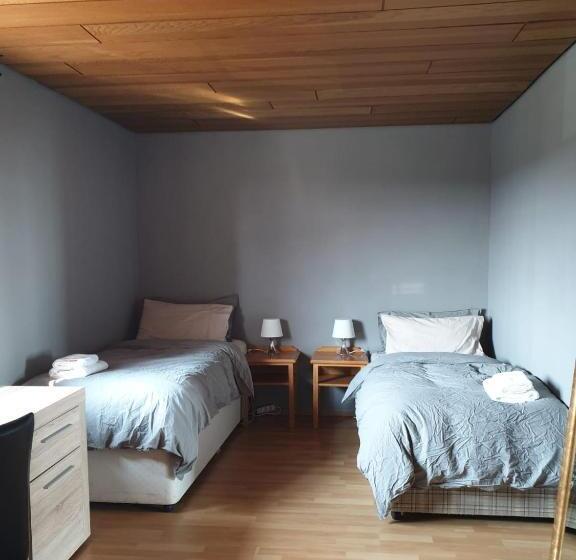 Quarto Triplo Standard Casa de Banho Partilhada, The Gantry