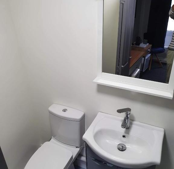 غرفة قياسية, Red Lion Rooms   Self Check In