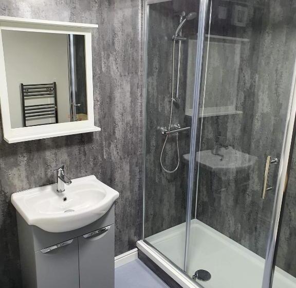 غرفة عائلية, Red Lion Rooms   Self Check In