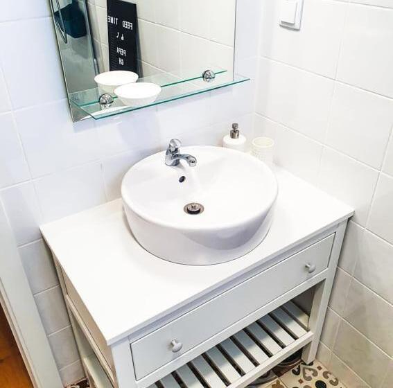 اتاق استاندارد با سرویس بهداشتی مشترک, Pêpa Guesthouse