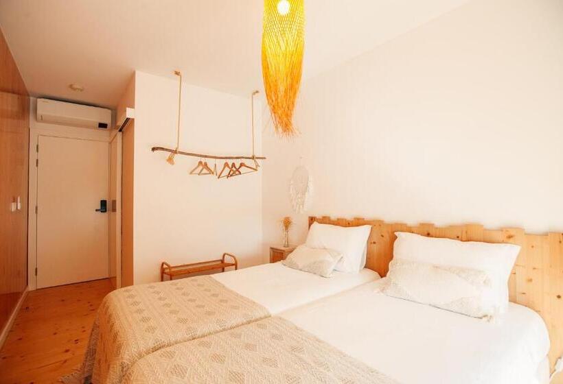 家庭间侧面带海景, We Surf House