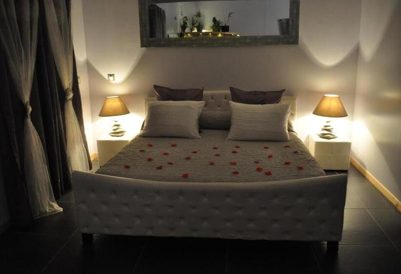 غرفة قياسية مزوَّدة بجاكوزي, La Villa Des Délices