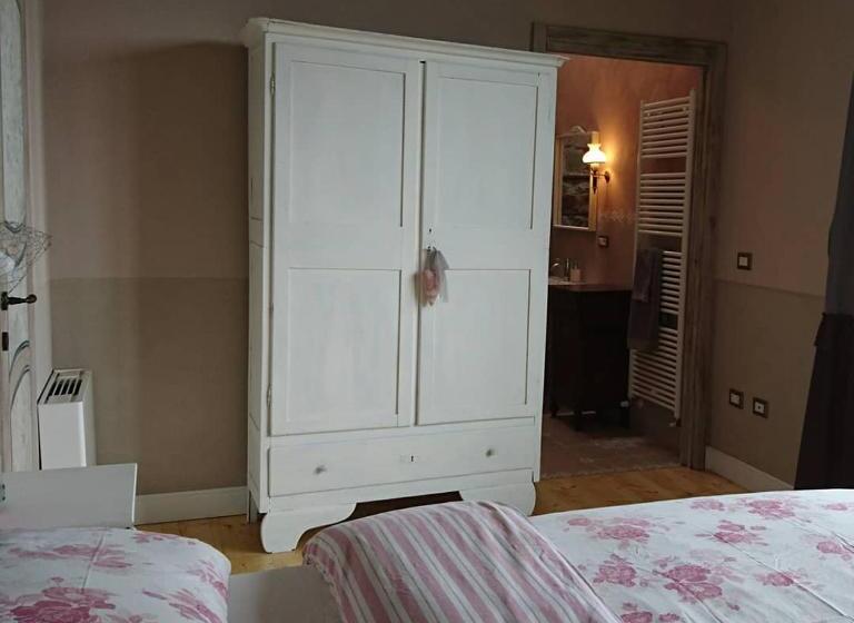 Pokój Standard, Due Principi E Una Fata