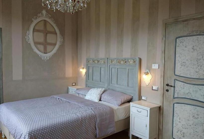 Pokój Standard, Due Principi E Una Fata