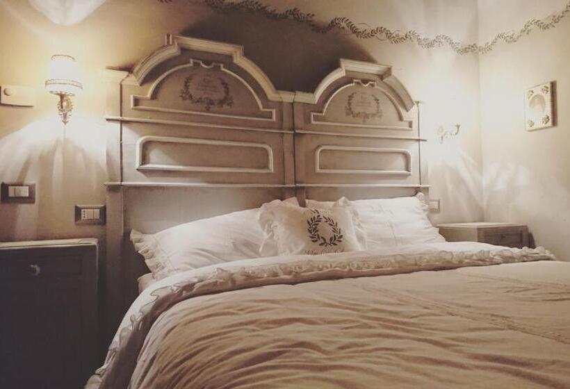 Apartament Rodzinny, Due Principi E Una Fata