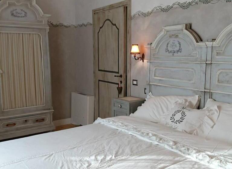 Apartament Rodzinny, Due Principi E Una Fata