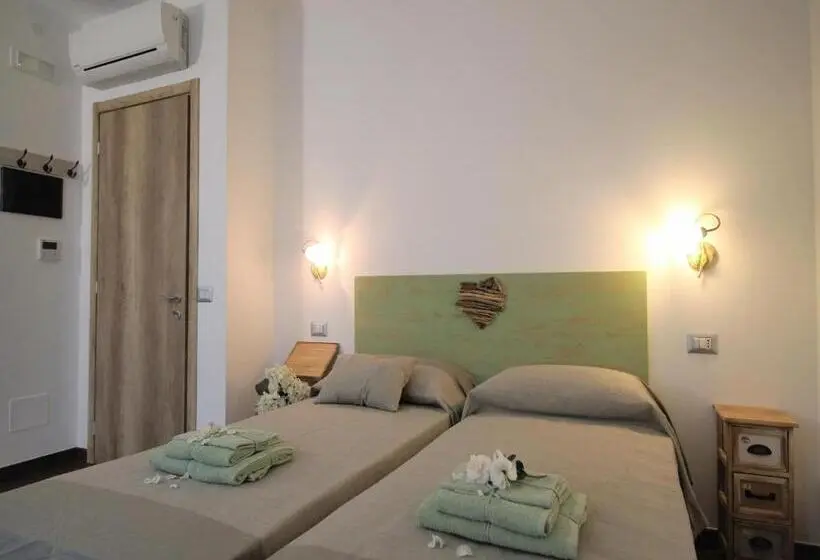 スタンダードルーム, Il Rosale A Celle Ligure