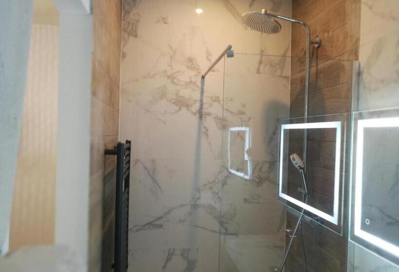 اتاق لوکس, Villa Carlotta Sea Resort