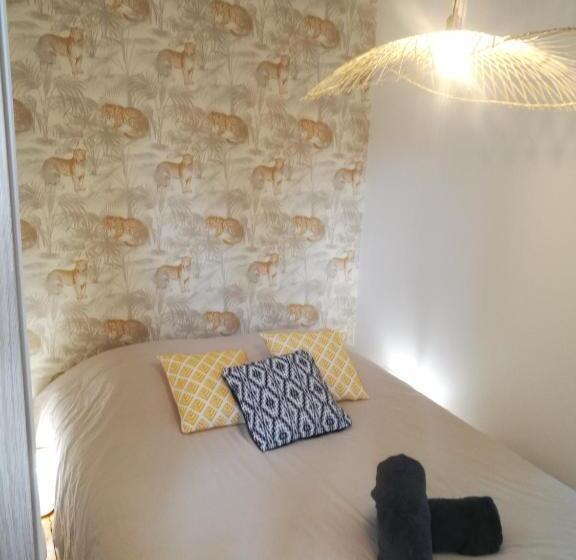اتاق لوکس با تخت بزرگ, Villa Carlotta   Sea Resort