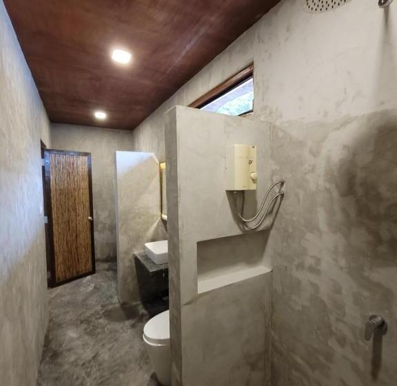 اتاق لوکس خانوادگی, Ikani Surf Resort