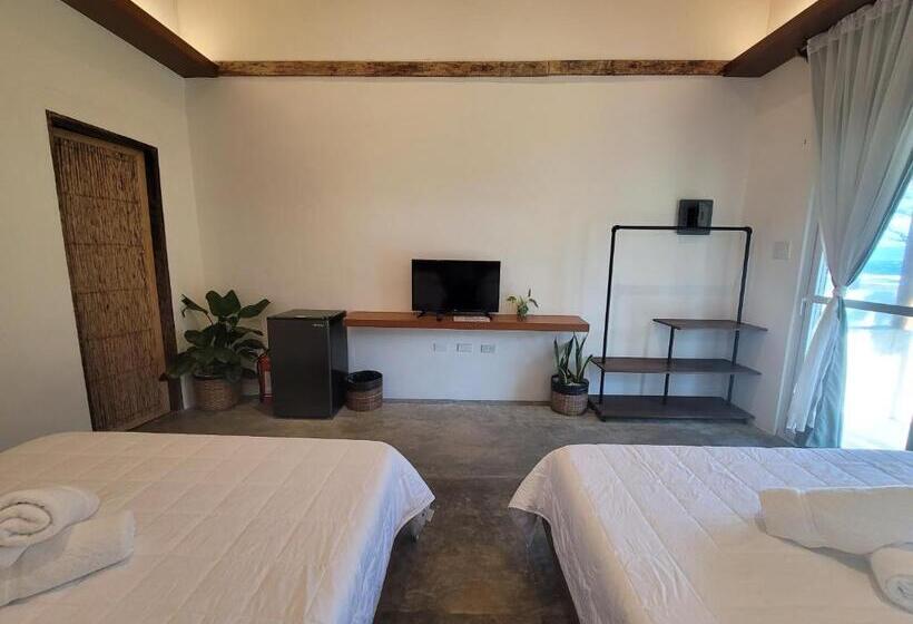 اتاق خانوادگی, Ikani Surf Resort
