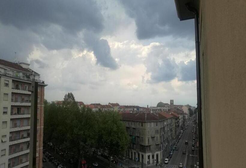 חדר סטנדרט חדר אמבטיה משותף, Aquarium Room Fish And Gastropods