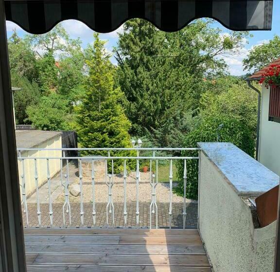 Номер Deluxe, Kleineauszeit