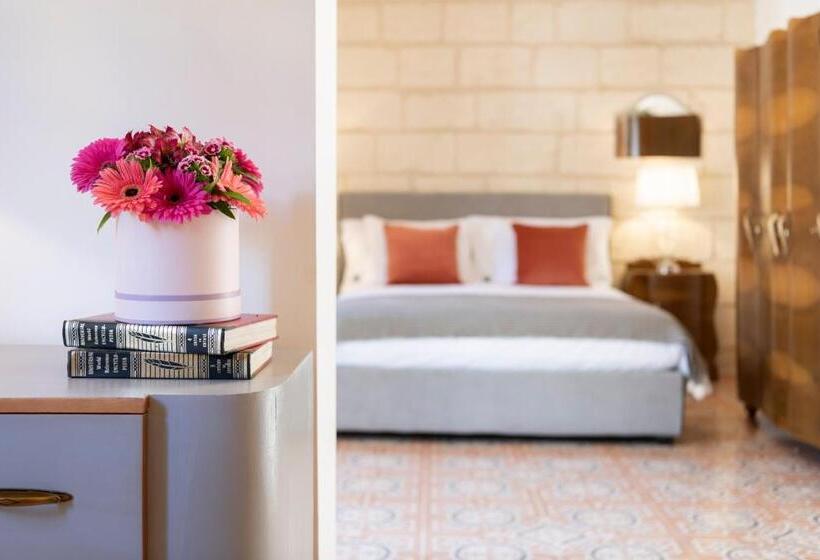 سوییت جونیور با بالکن, 116townhouse