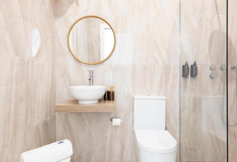 اتاق لوکس با بالکن, 116townhouse