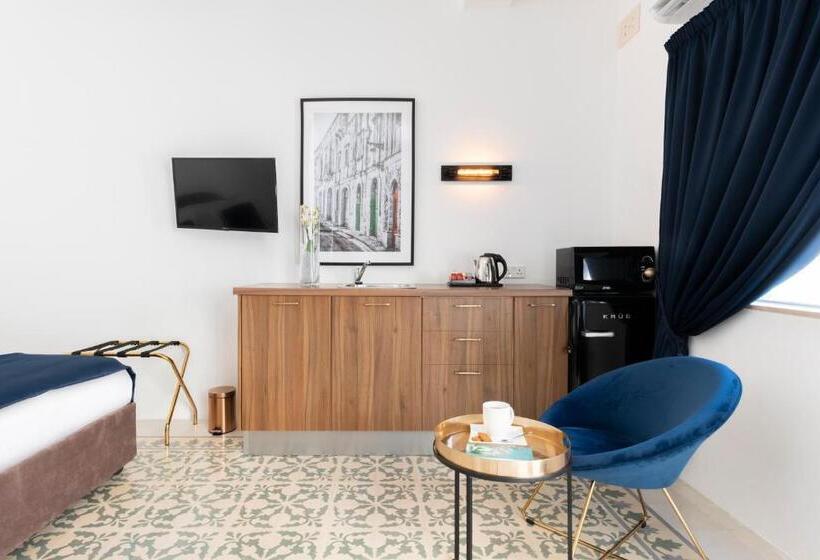 اتاق لوکس با بالکن, 116townhouse