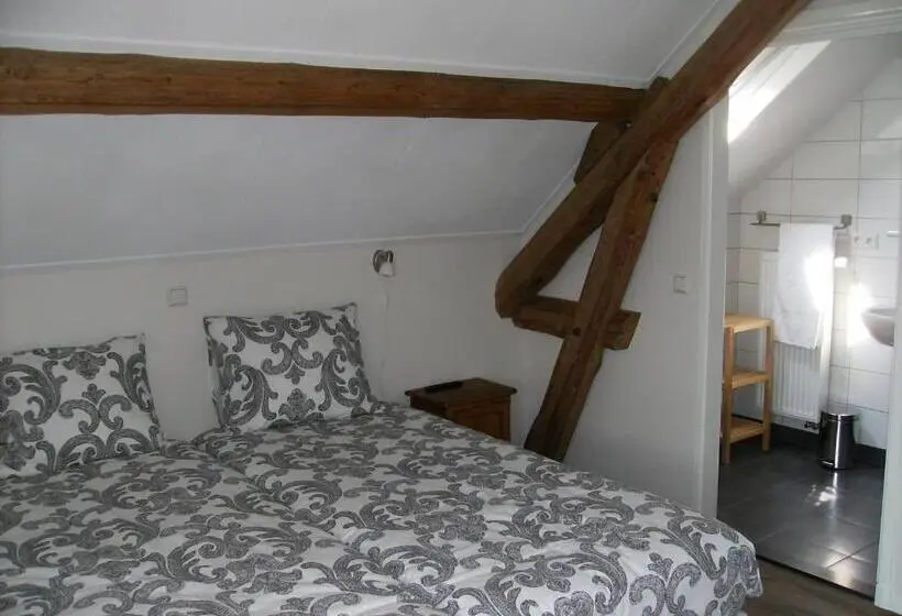 スタンダード４人部屋, Bed Op De Reth