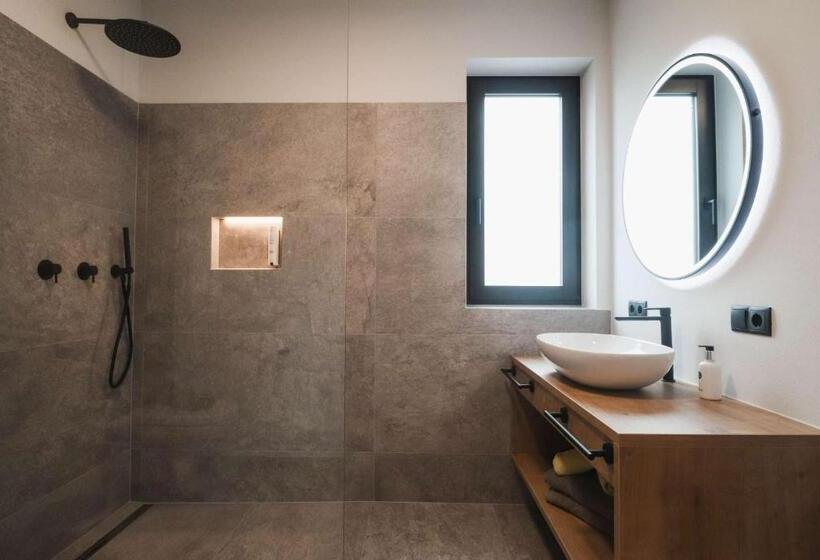 标准间带阳台, Guesthouse Karnatsch