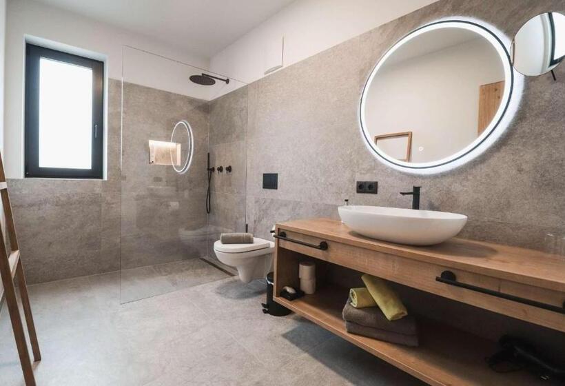 Люкс с Балконом, Guesthouse Karnatsch