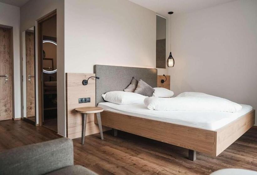 带阳台套房, Guesthouse Karnatsch