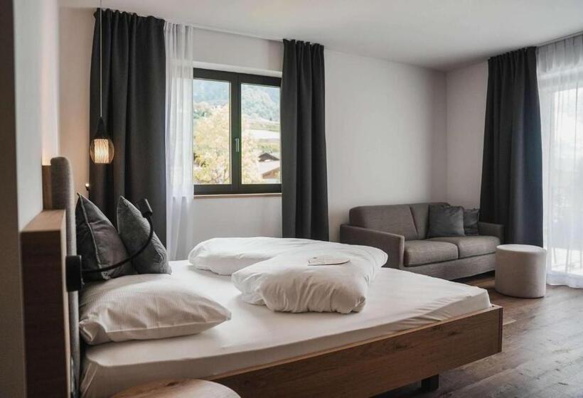 带阳台套房, Guesthouse Karnatsch