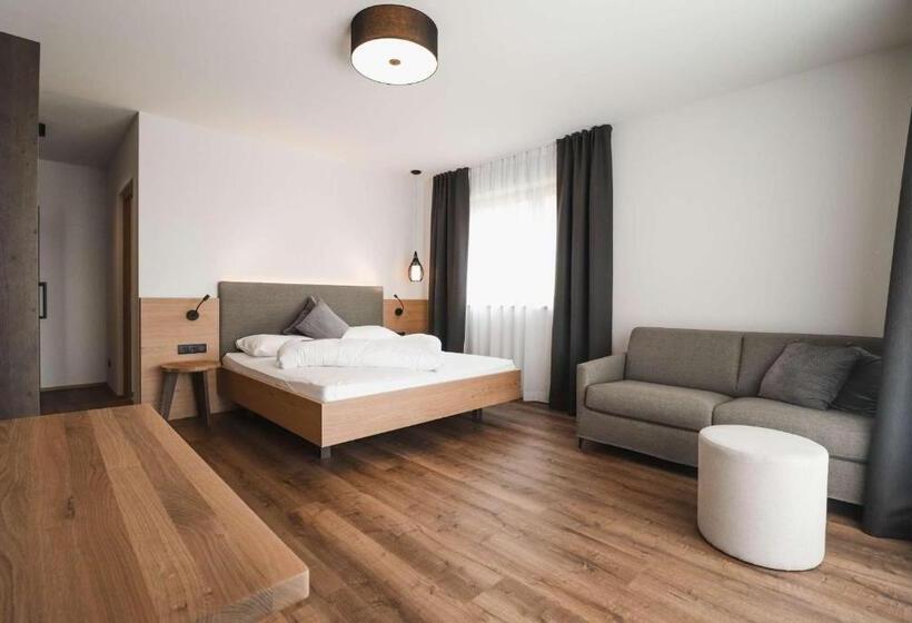 带阳台套房, Guesthouse Karnatsch