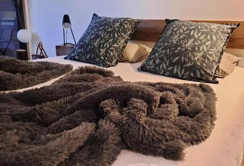 キングサイズベッドのスタンダードルーム, La Cabane De Troyes   Chambre D Hôtes