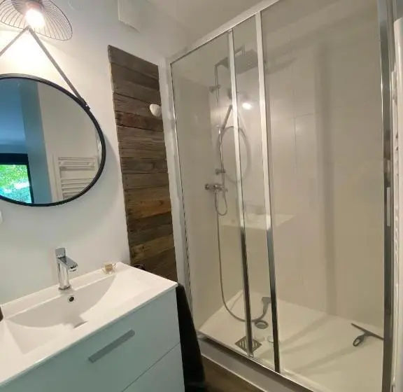 キングサイズベッドのスタンダードルーム, La Cabane De Troyes   Chambre D Hôtes