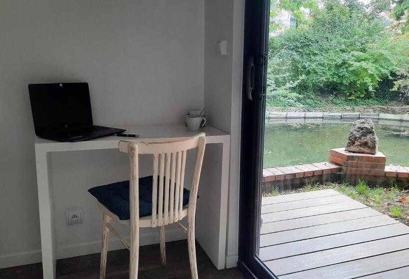 Стандартный Номер Кровать Кинг, La Cabane De Troyes Chambre D Hôtes