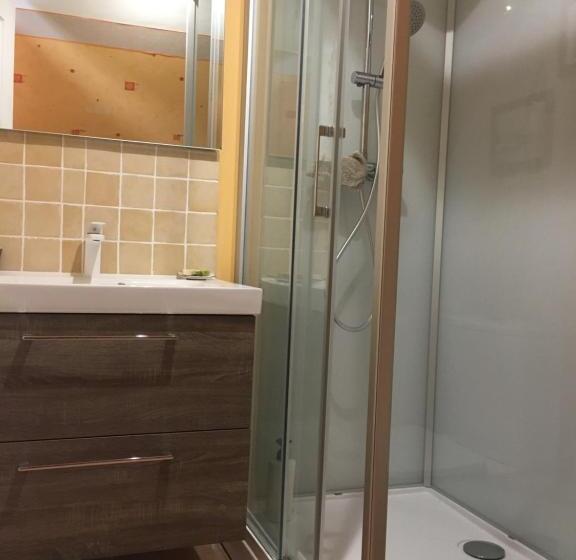 اتاق استاندارد سه تخته با چشم‌انداز باغ, La Ferme De Kérivoas