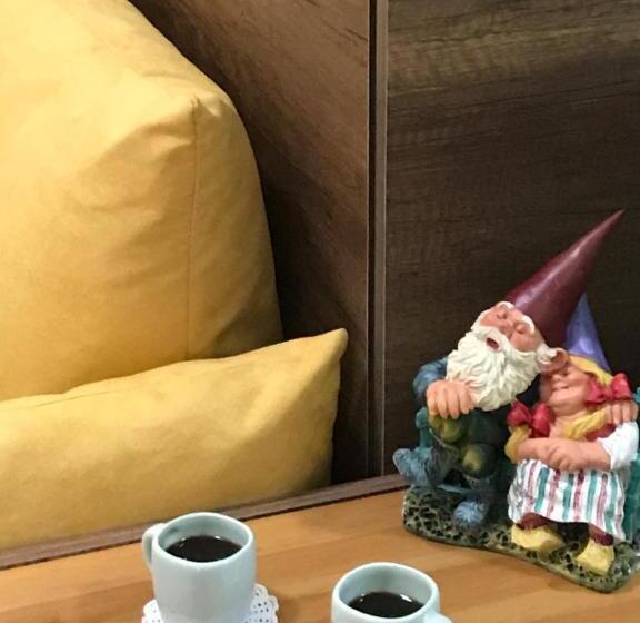 חדר סטנדרט, Lo Gnomo