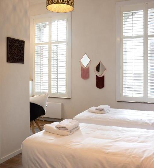 غرفة قياسية سرير كينج, De Kaai