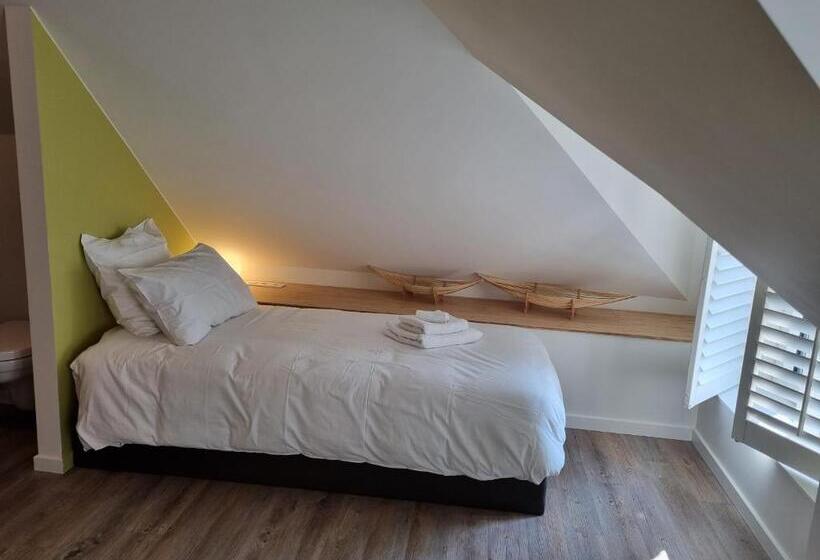 غرفة قياسية فردية, De Kaai