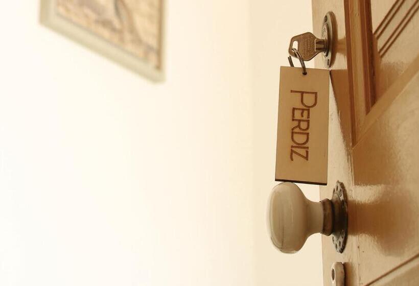 غرفة قياسية, A Casa Da Vila