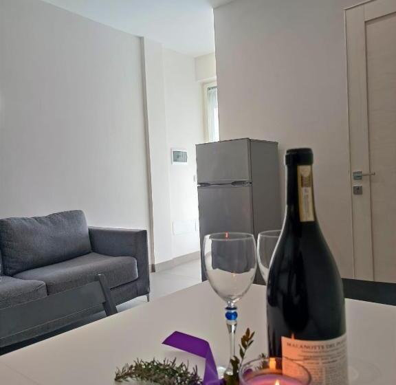 Családi Szoba, Civico 72