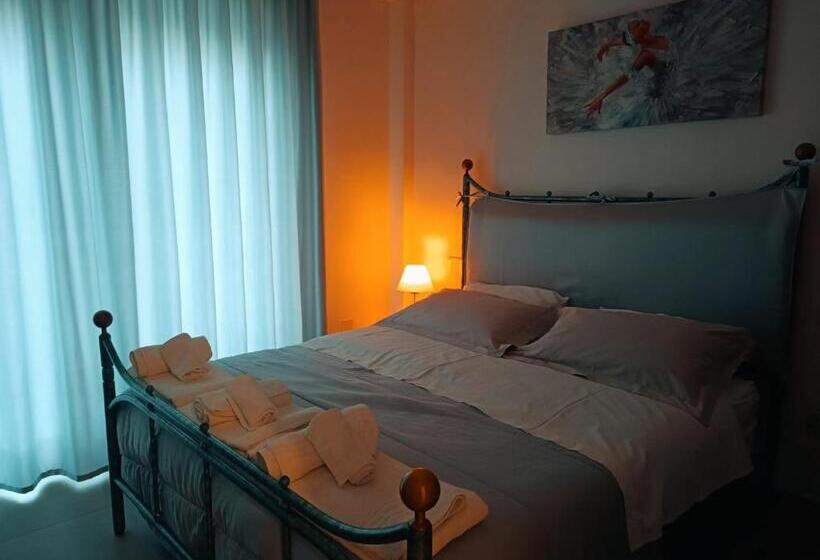 Családi Szoba, Civico 72