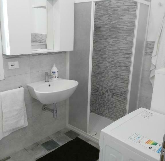 آپارتمان 1 خوابه با بالکن, Quattroquarti Stradivari Home