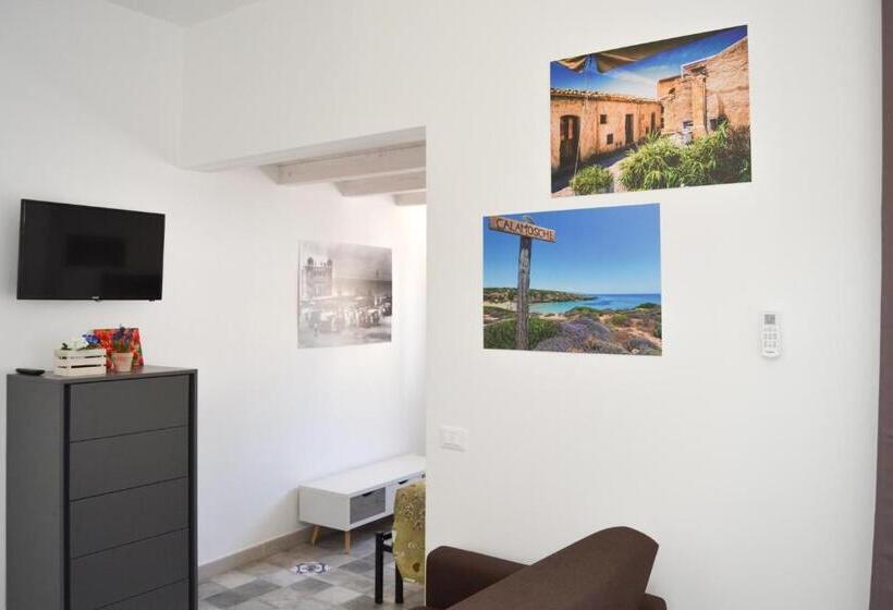 آپارتمان 1 خوابه با تراس, Quattroquarti Stradivari Home