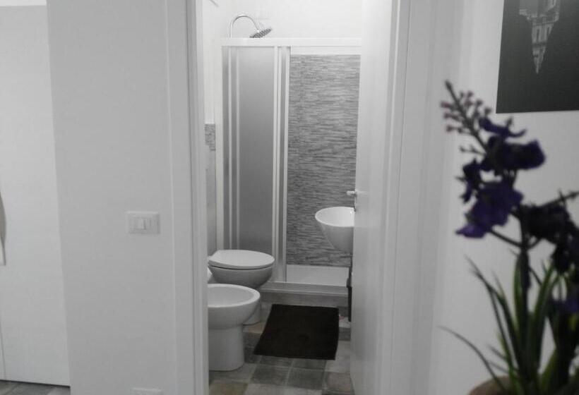 آپارتمان 1 خوابه با تراس, Quattroquarti Stradivari Home