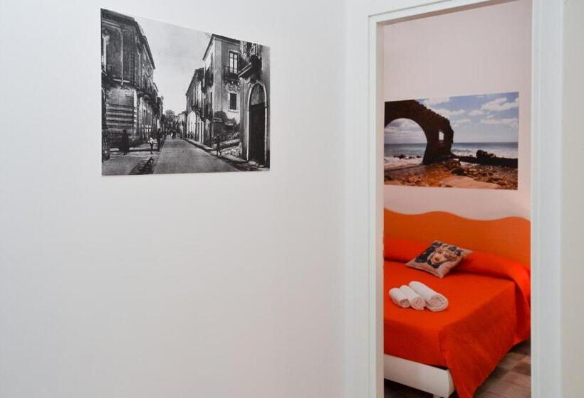 آپارتمان 1 خوابه با بالکن, Quattroquarti Stradivari Home