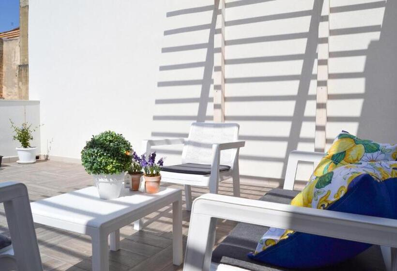 آپارتمان 1 خوابه با تراس, Quattroquarti Stradivari Home