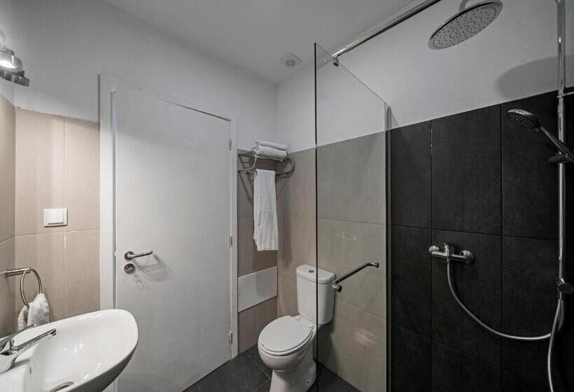 اتاق استاندارد, The Rum Inn