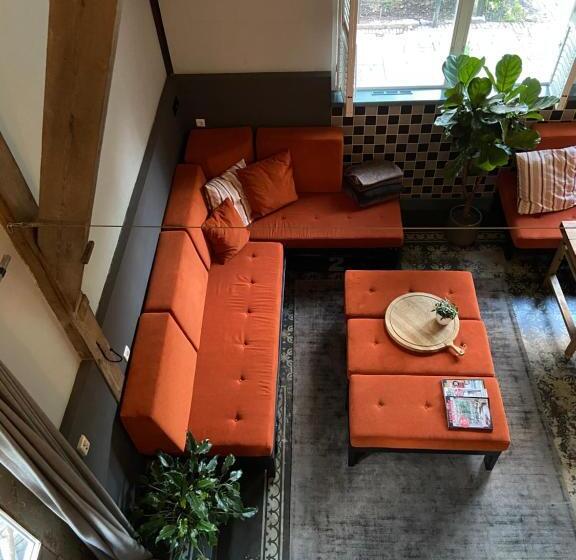 استودیوی لوکس, B&b De Lage Zwaluw